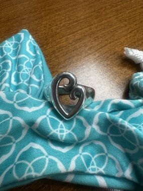James Avery Mother’s Love Ring Size 10
